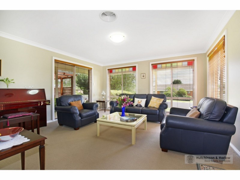 6 Winifred Place, Armidale NSW 2350
