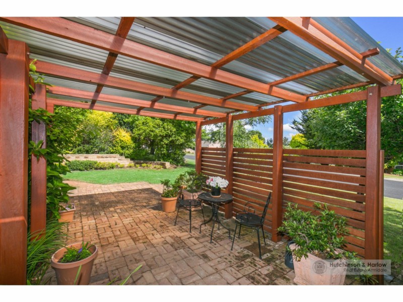 6 Winifred Place, Armidale NSW 2350