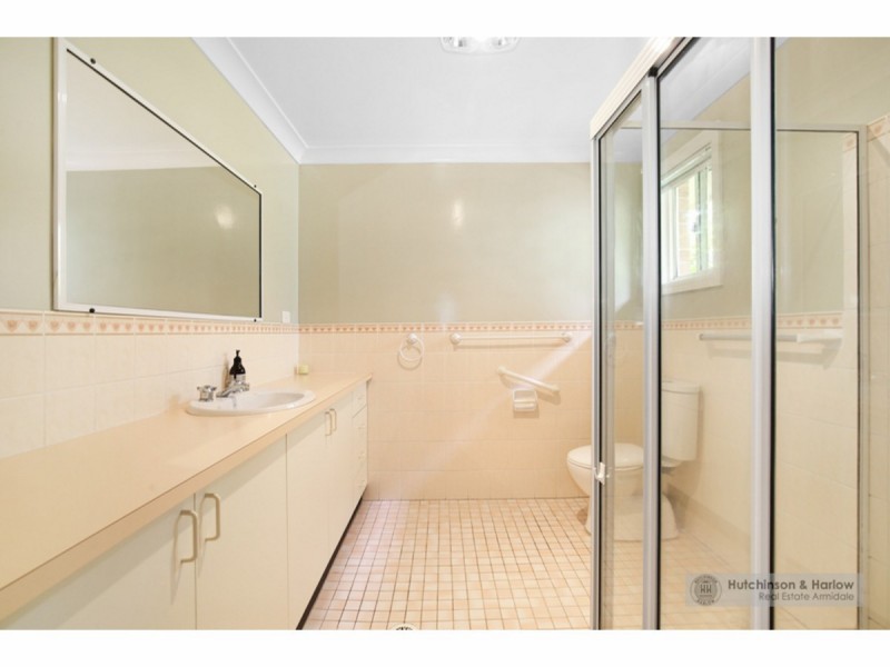 6 Winifred Place, Armidale NSW 2350