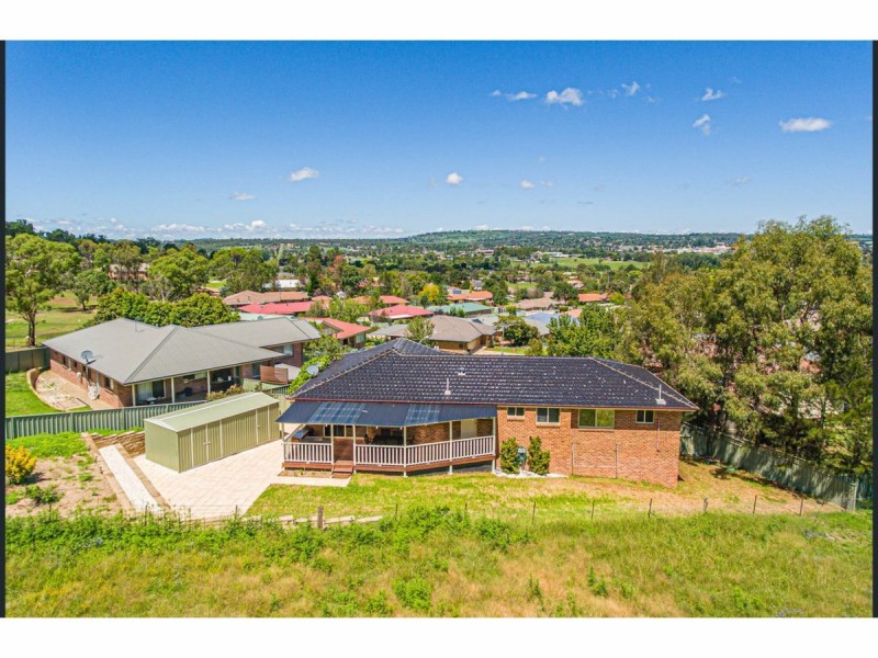 1 David Crescent, Armidale NSW 2350