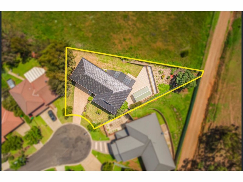 1 David Crescent, Armidale NSW 2350