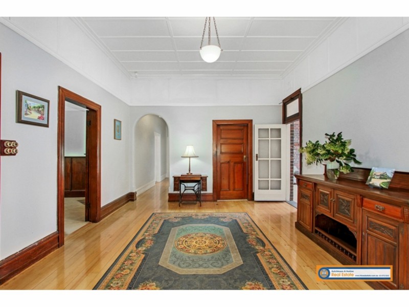 2a Reginald Avenue, Armidale NSW 2350