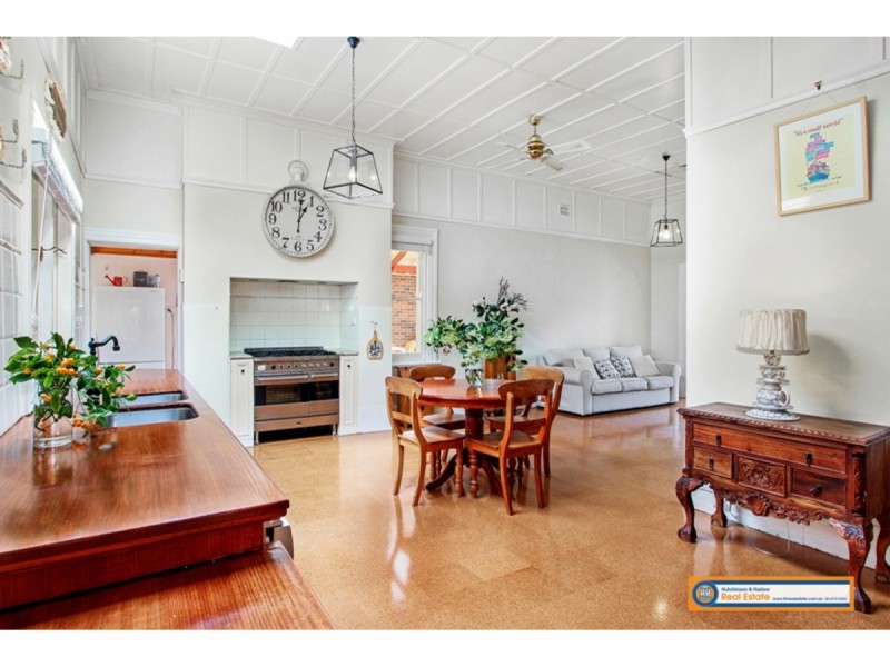 2a Reginald Avenue, Armidale NSW 2350