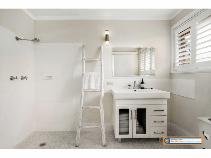 2a Reginald Avenue, Armidale NSW 2350