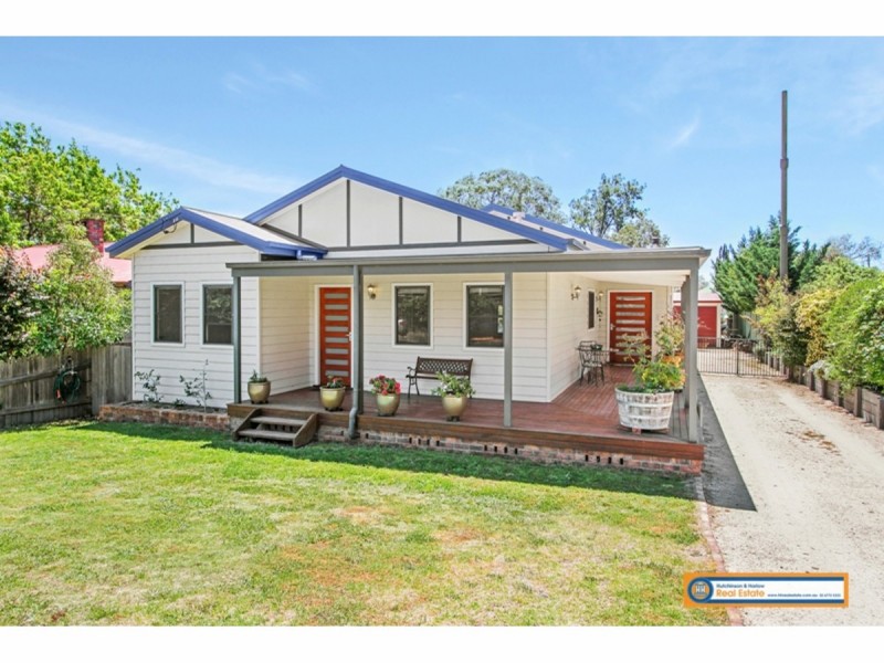 1 St Cuthberts Avenue, Armidale NSW 2350