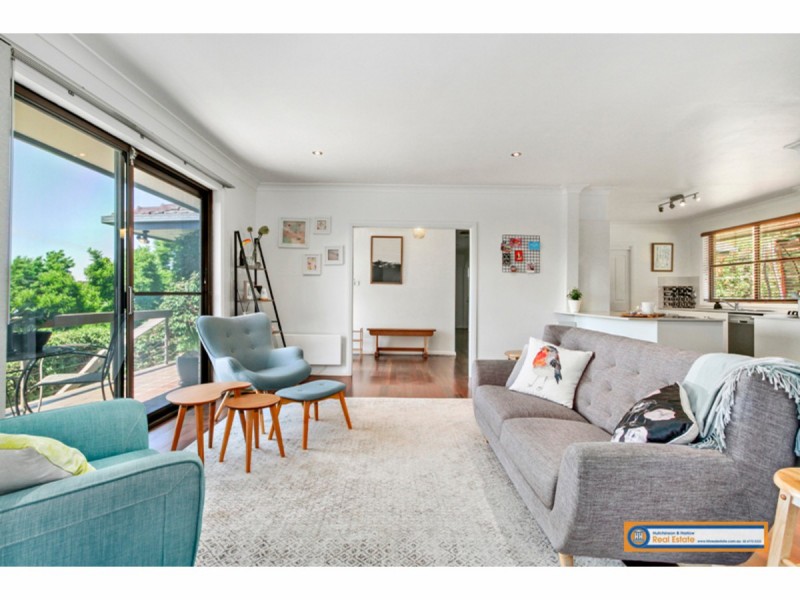 17 Campion Parade, Armidale NSW 2350