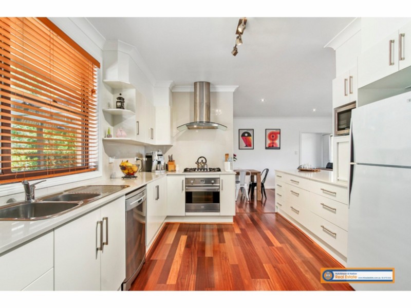 17 Campion Parade, Armidale NSW 2350