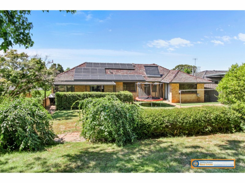 17 Campion Parade, Armidale NSW 2350