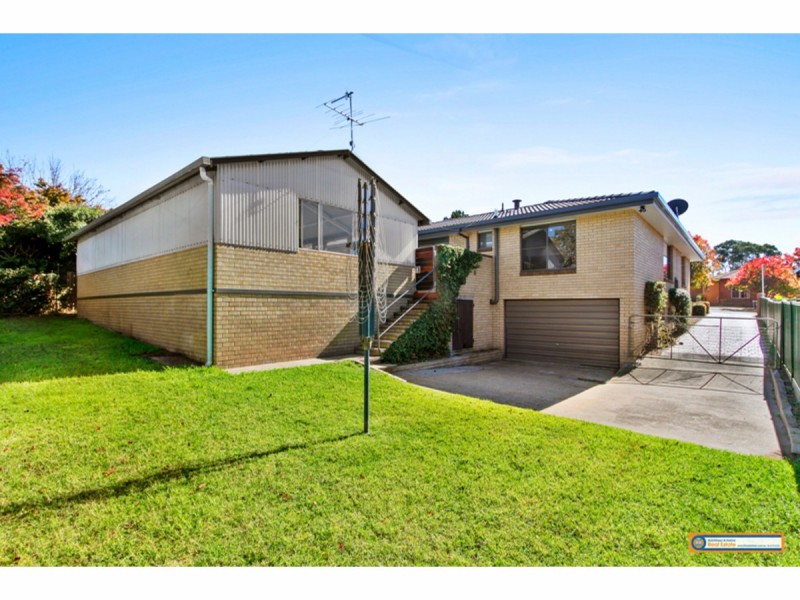 14 Richardson Avenue, Armidale NSW 2350