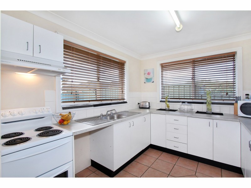 13 Grills Place, Armidale NSW 2350