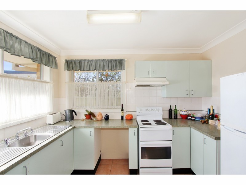 13 Grills Place, Armidale NSW 2350