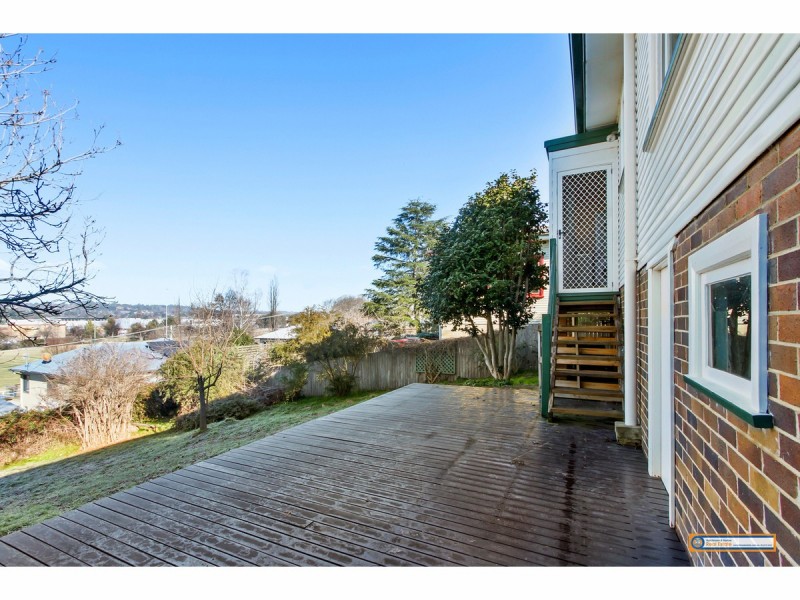 2 Quin Avenue, Armidale NSW 2350