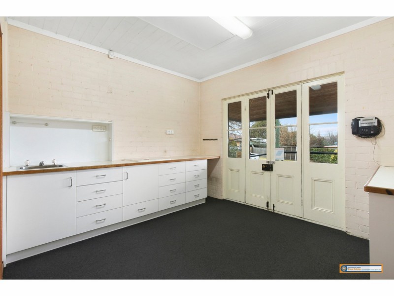 187 Kirkwood Street, Armidale NSW 2350