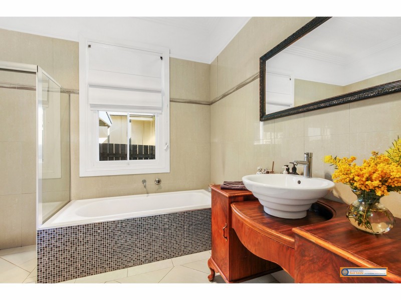 63 Barney Street, Armidale NSW 2350