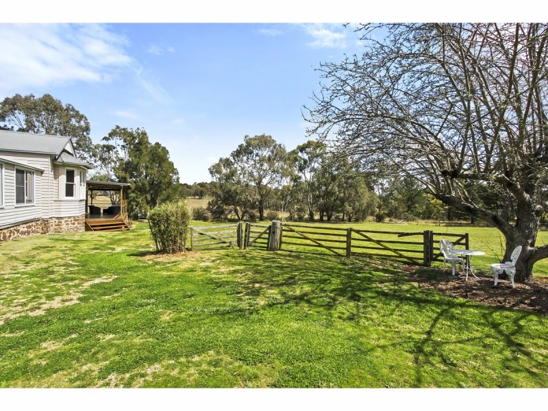 84 Castledoyle Road, Armidale NSW 2350