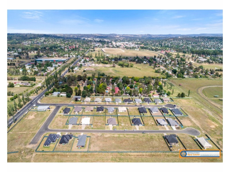 24 Pinto Street, Armidale NSW 2350