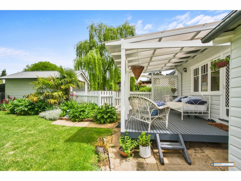 80 Mossman Street, Armidale NSW 2350