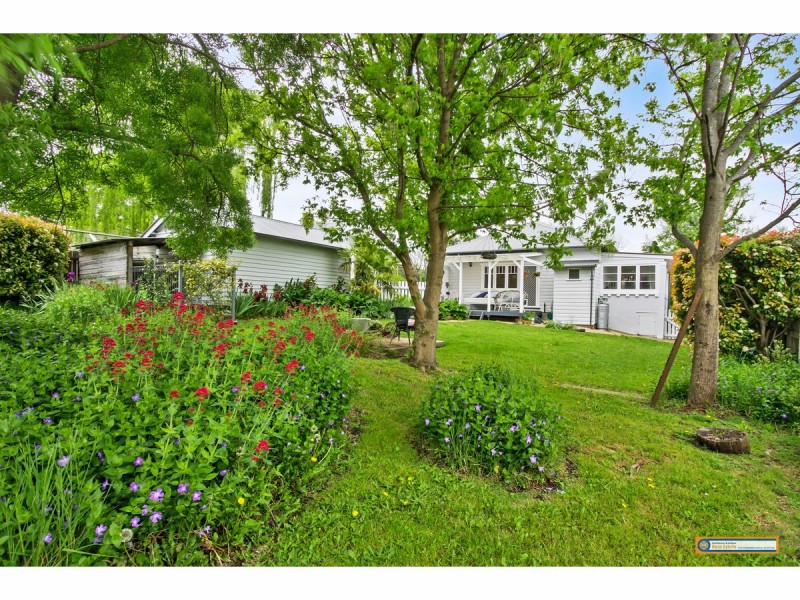 80 Mossman Street, Armidale NSW 2350