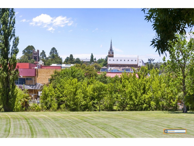 139 Kirkwood Street, Armidale NSW 2350