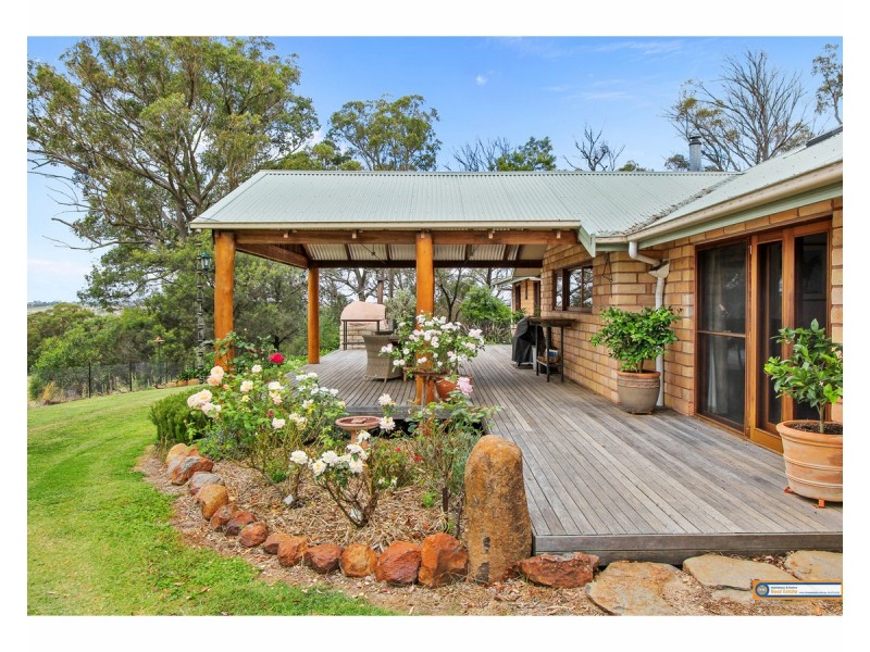 206 Mundays Lane, Armidale NSW 2350