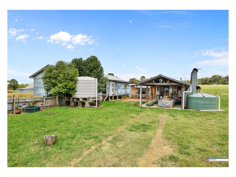 206 Mundays Lane, Armidale NSW 2350