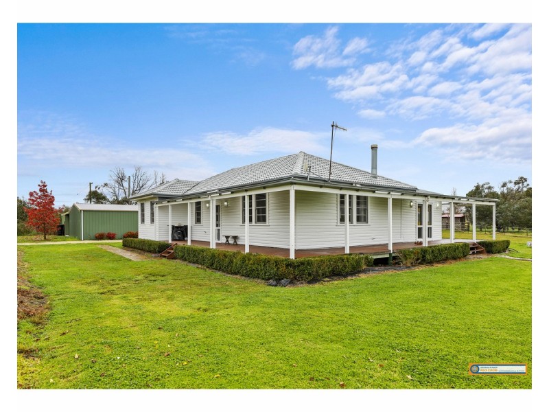60 Mundays Lane, Armidale NSW 2350