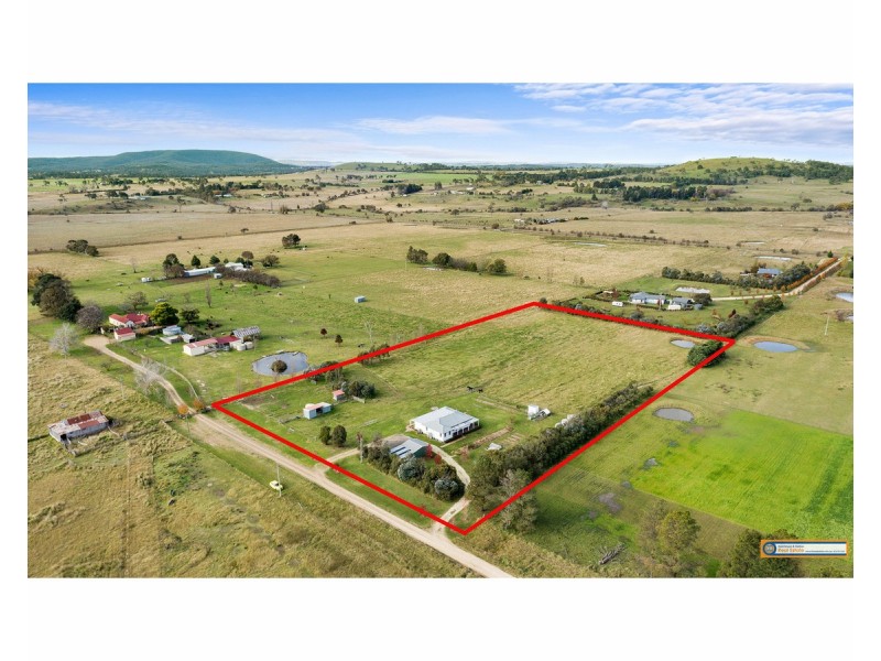 60 Mundays Lane, Armidale NSW 2350