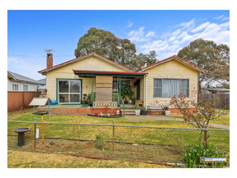 8 Shambrook Avenue, Armidale NSW 2350