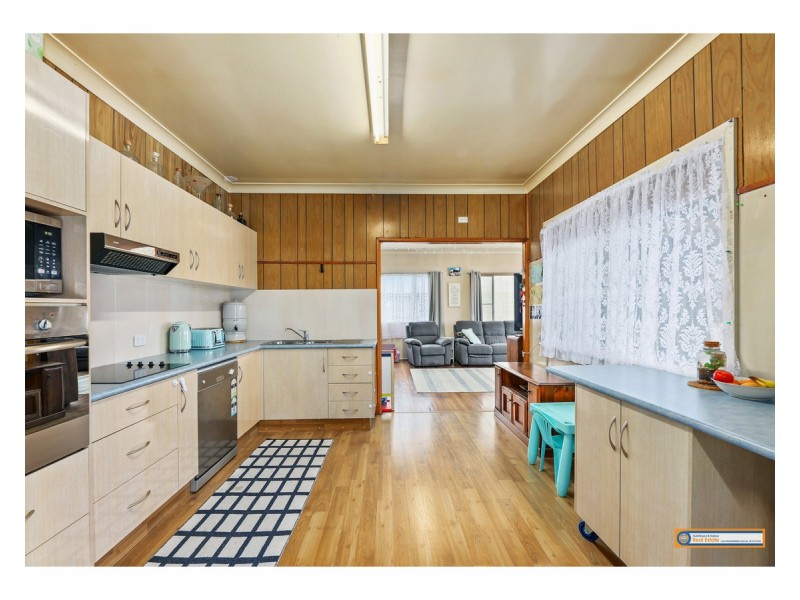 8 Shambrook Avenue, Armidale NSW 2350