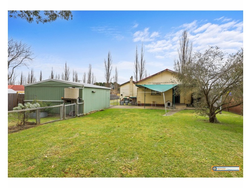 8 Shambrook Avenue, Armidale NSW 2350