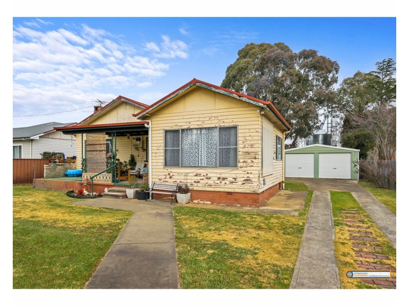 8 Shambrook Avenue, Armidale NSW 2350