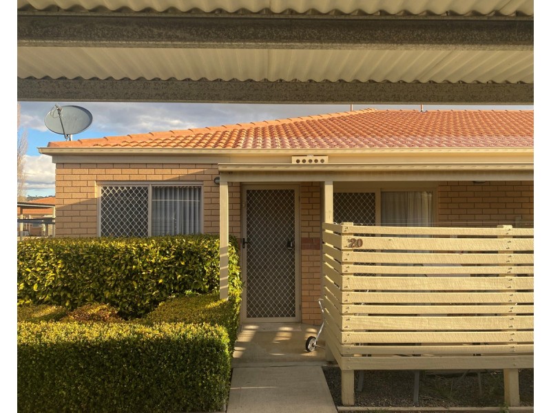 20/80 Queen Elizabeth Drive, Armidale NSW 2350