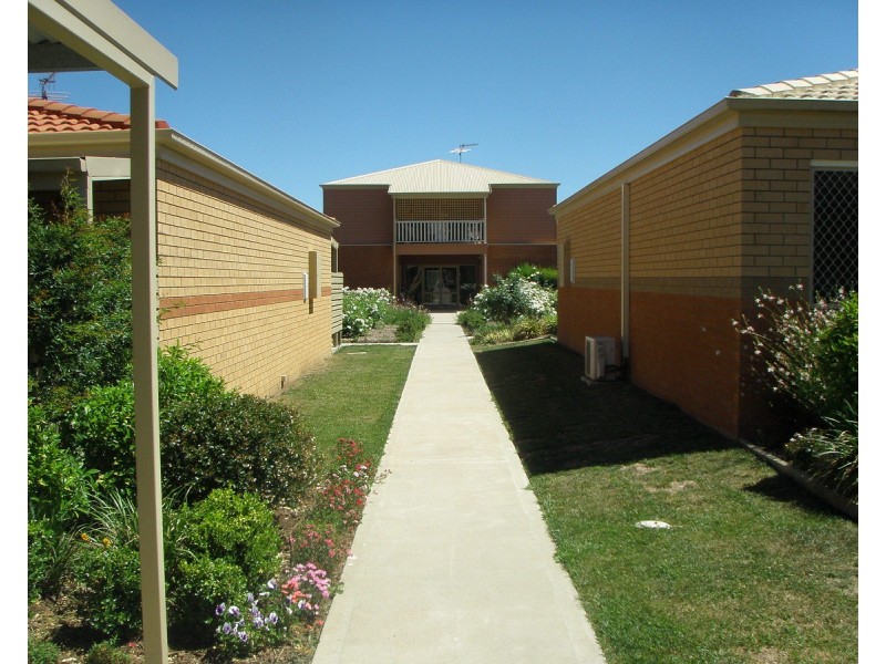 20/80 Queen Elizabeth Drive, Armidale NSW 2350