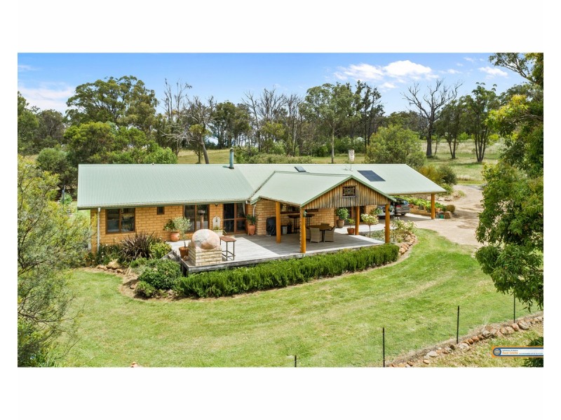 206 Mundays Lane, Armidale NSW 2350