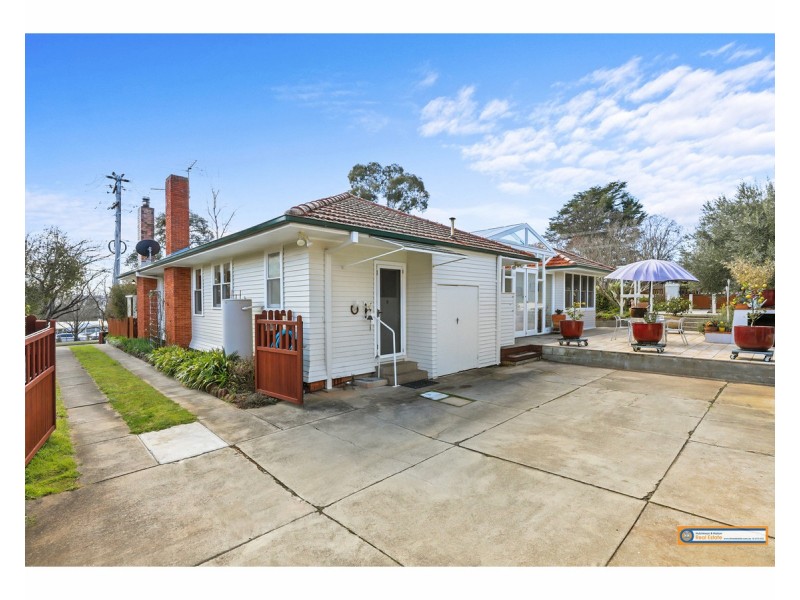 122 Mann Street, Armidale NSW 2350