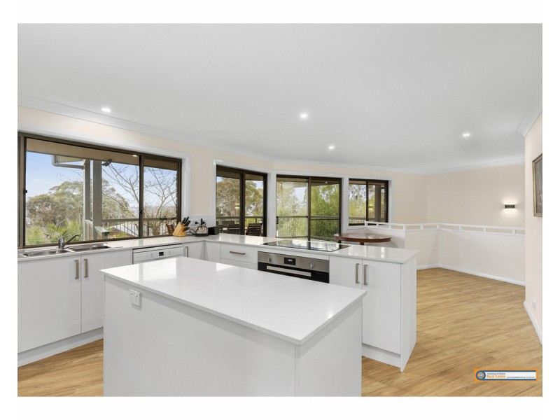 22 Bishop Crescent, Armidale NSW 2350