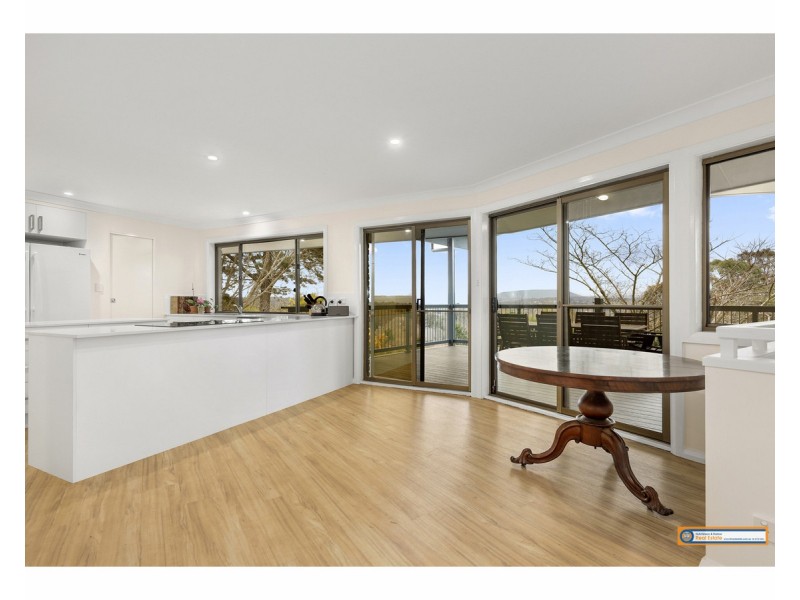 22 Bishop Crescent, Armidale NSW 2350