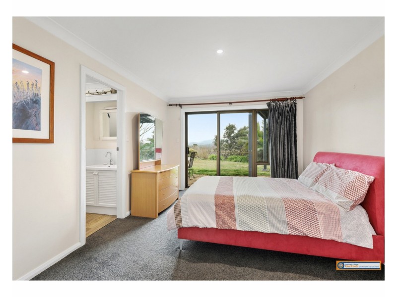 22 Bishop Crescent, Armidale NSW 2350