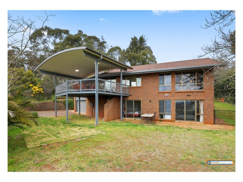 22 Bishop Crescent, Armidale NSW 2350