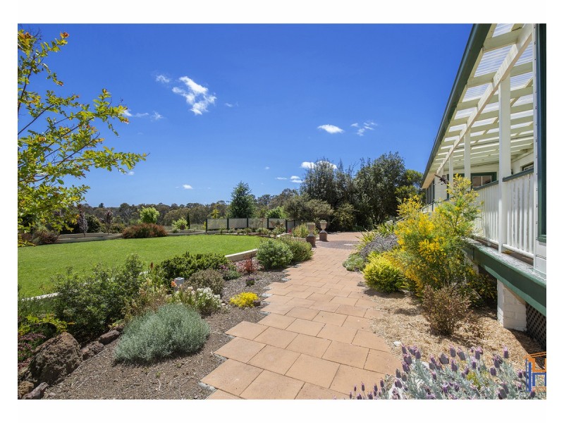 50 Amble Road, Armidale NSW 2350