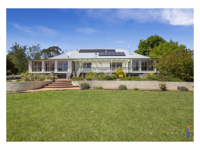 50 Amble Road, Armidale NSW 2350