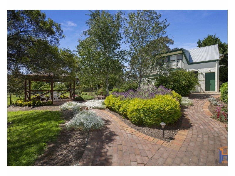 50 Amble Road, Armidale NSW 2350