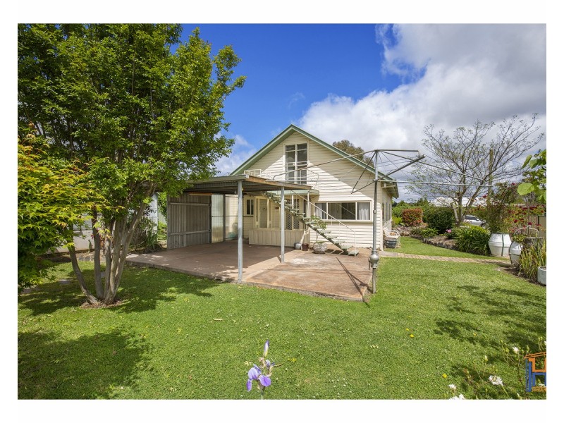 95 Golgotha Street, Armidale NSW 2350
