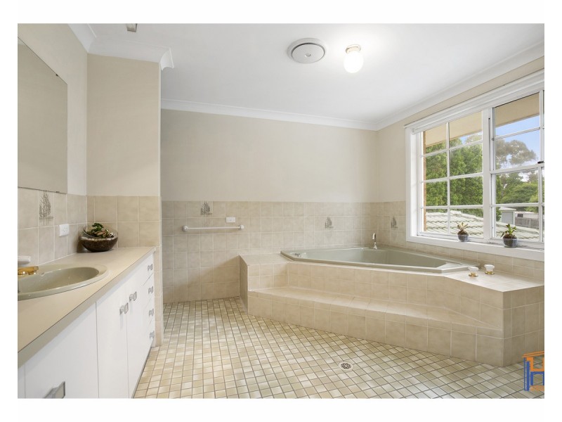 4 Belinda Place, Armidale NSW 2350