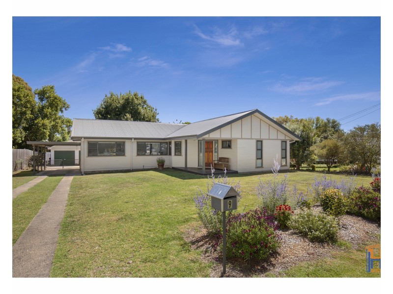 9 Bowman Avenue, Armidale NSW 2350