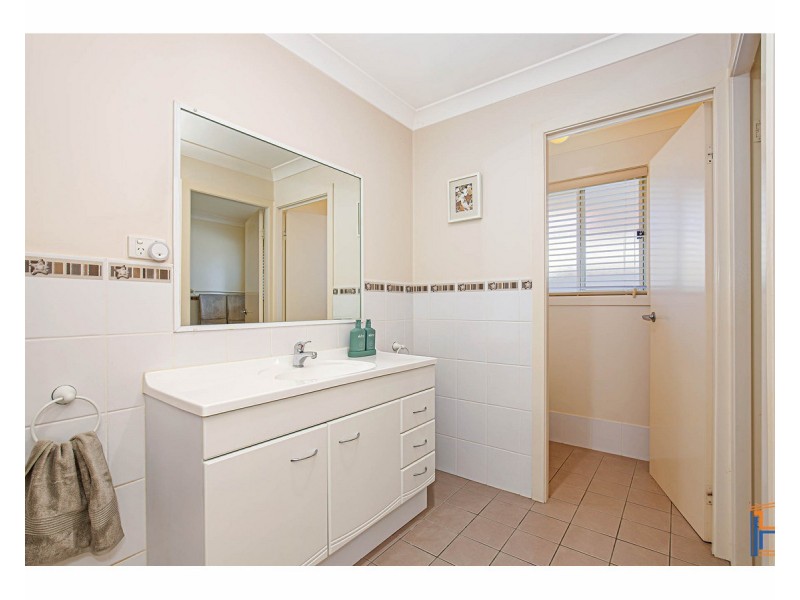 1/34 Golden Grove, Armidale NSW 2350