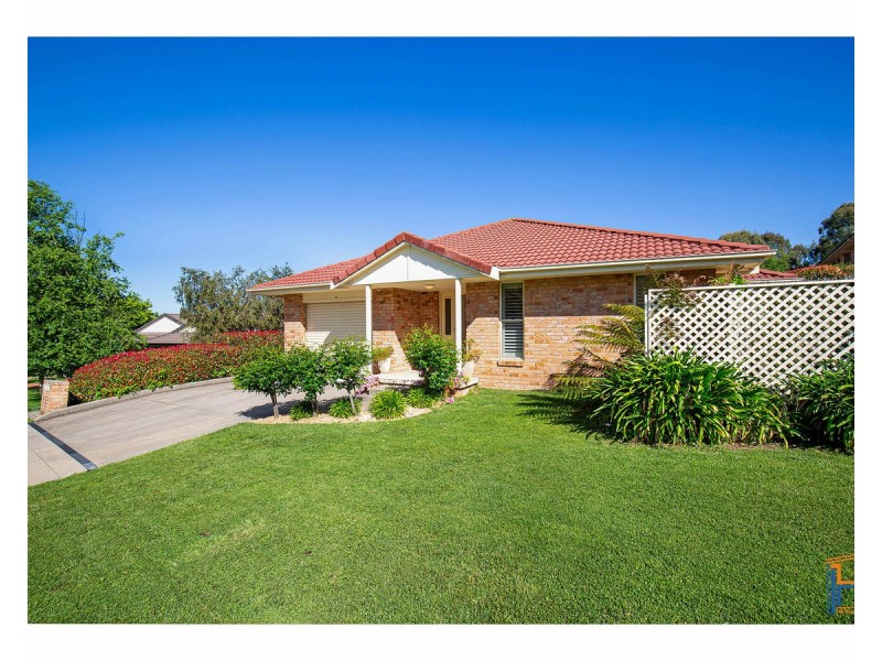 1/34 Golden Grove, Armidale NSW 2350