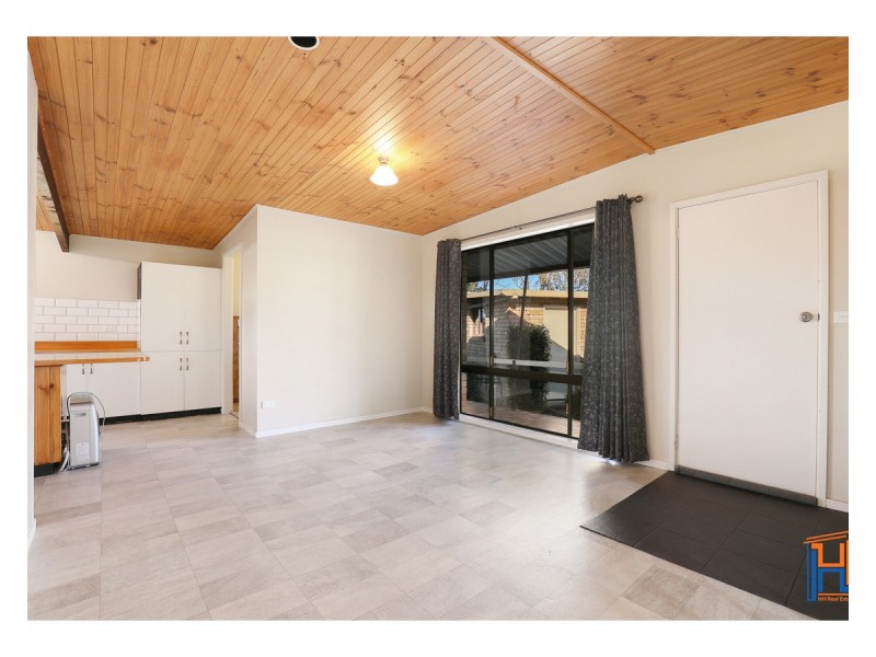 11 Douglas Street, Armidale NSW 2350