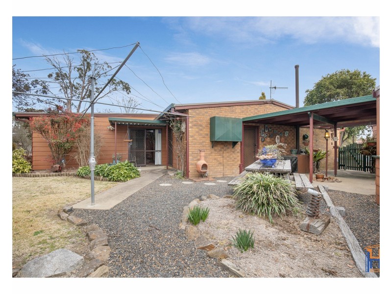 12 Cynthia Crescent, Armidale NSW 2350