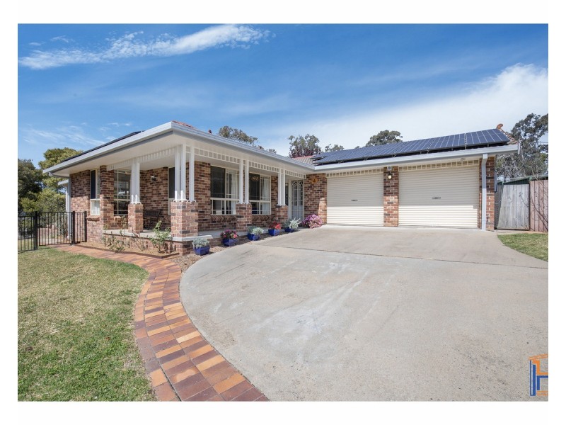 4 Rosecommon Avenue, Armidale NSW 2350